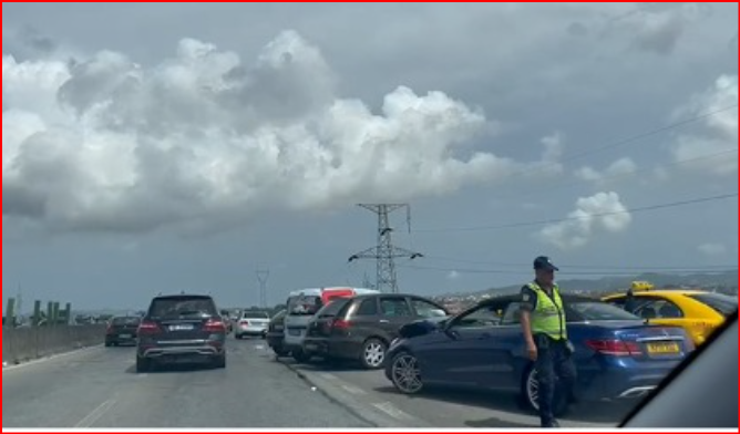 PAMJET/ Aksident masiv në Tiranë-Durrës, 8 makina përplasen me njëra-tjetrën
