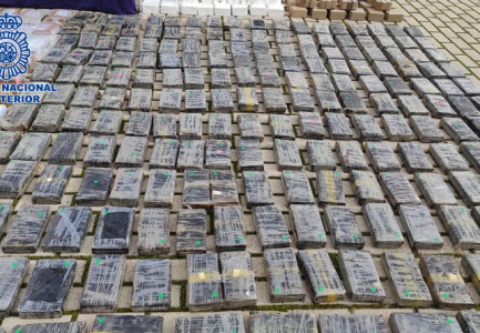 “KOMBET E BASHKUARA TË KRIMIT, KU KA EDHE SHQIPTARË”/ “Le Monde”: Kokaina, ylli i globalizimit dhe droga kryesore e shekullit të 21-të