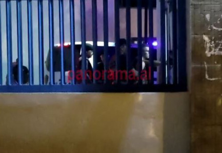 U PËRFSHI NË KONFLIKT KU U VRA 33-VJEÇARI NË ELBASAN/ Publikohen pamjet e arrestimit të të riut! I gjendet…