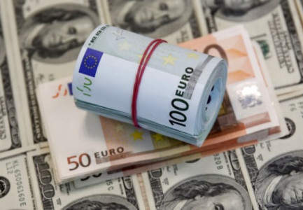 KËMBIMI VALUTOR/ Me sa shitet dhe blihet dollari dhe euro. Çfarë ndodh me monedhat e tjera