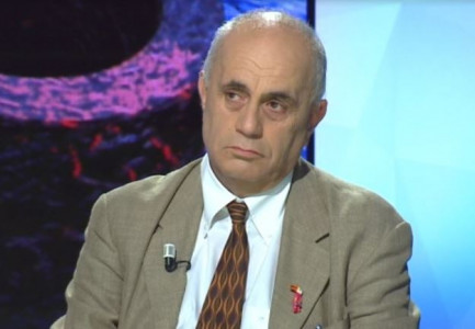 “PAKËNAQËSIA NDAJ QEVERISË ËSHTË MASIVE”/ Artan Fuga analizon situatën: Politika në nivelin më të ulët! Drejtësia e ngadaltë…