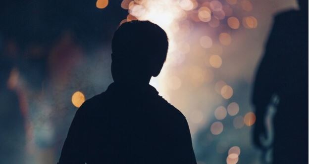 ÇFARË NDODHI? Grekja akuzon emigrantin shqiptar: Më ka rrahur djalin, i theu dhëmbët, 45-vjeçari e mohon