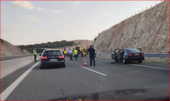 TRAGJIKE/ Ktheheshin në Greqi nga pushimet në atdhe, çifti shqiptar shuhet në aksident në Janinë para syve të fëmijëve