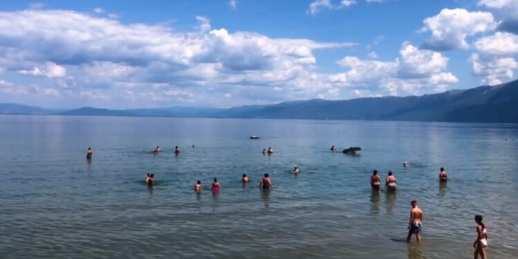 POSTON VIDEON ME PËRSHTYPJET E TURISTËVE/ Rama: Pogradeci, pikë referimi edhe për të huajt