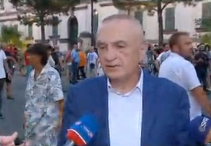 PROTESTA/ Meta i pranishëm: Shqipëria nuk e ka luksin që ta dëgjojë atë që thotë mos e teproni me politikë