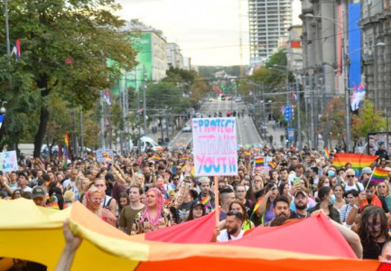VUÇIÇ ANULOI PARADËN E HOMOSEKSUALËVE/ BE: Të keqardhur! Ne mbështesim barazinë dhe kundërshtojmë çdo formë të diskriminimit