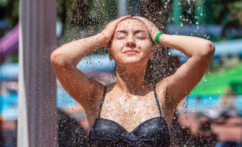 PARASHIKUAN MOT EKSTREM/ Ky shtet europian shkarkon nga puna meteorologët! Qeveria anuloi festën vjetore…