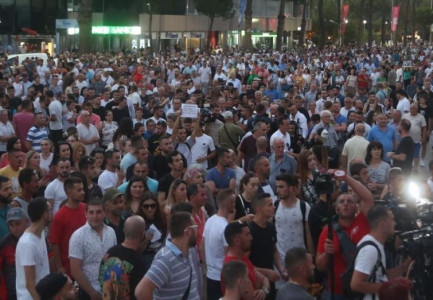 VDEKJA E JONADËS/ Qytetarët protestojnë sot përpara Kryeministrisë