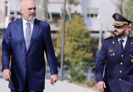 QEVERIA SHKARKOI GLEDIS NANON/ “Zëri i Amerikës”: Një nga drejtuesit më afatshkurtër në detyrë, u largua pa bërë vitin