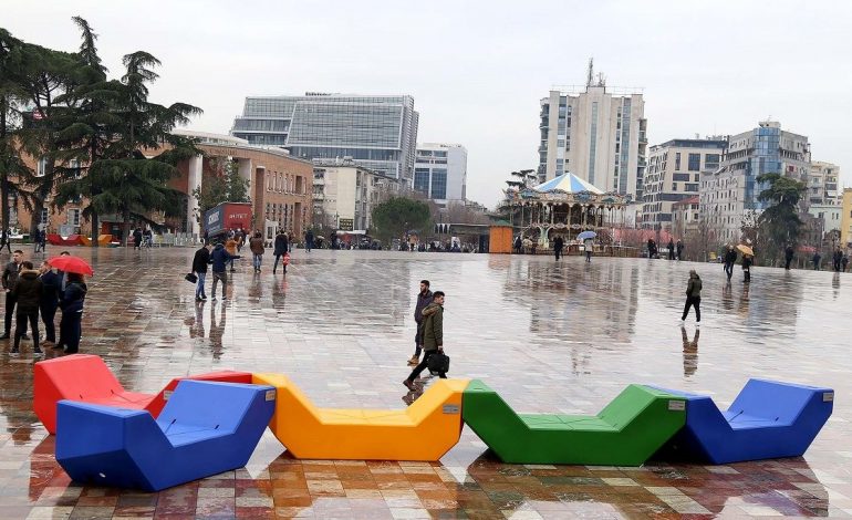 ULJE TEMPERATURASH DHE RESHJE SHIU/ Mësoni parashikimin e motit për këtë të diel