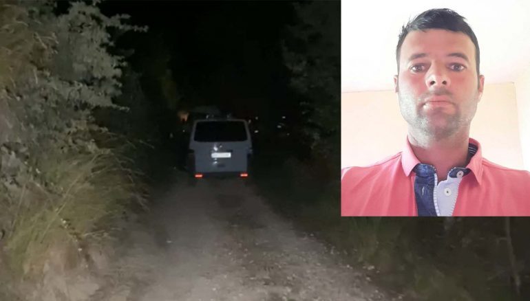 PA PRANINË E ASNJË FAMILJARI/ Mbërrin në gjykatë 37-vjeçari që vrau babain në Mallakastër