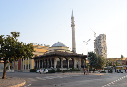 HYRJA NË XHAMINË E ET’HEM BEUT 1 EURO? Reagon stafi i objektit fetar: Askush nuk detyrohet të paguajë, është kontribut vullnetar