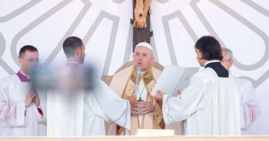 “E ARDHMJA E PËRJETSHME VARET NGA E TASHMJA”/ Papa Françesku: Nëse ngremë mure, do të mbetemi të burgosur