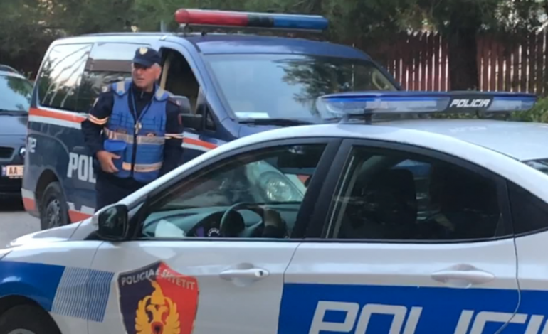 PLAS SHERRI/ 17-vjeçari plagos me thikë dhe sende të forta dy të rinj në Kavajë