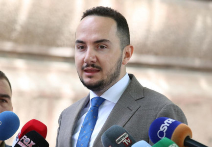 “BURG PËR QYTETARËT, AMNISTI PËR TË PASURIT”/ Salianji i kërkon informacion qeverisë për ndërtimet e pa ligjshme: A ka pasur procedime penale për oligarkët?