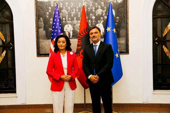 TAKIMI ME YURI KIM/ Alibeaj: Nisja e sezonit të ri parlamentar dhe sfidat e reja në qendër të bisedës