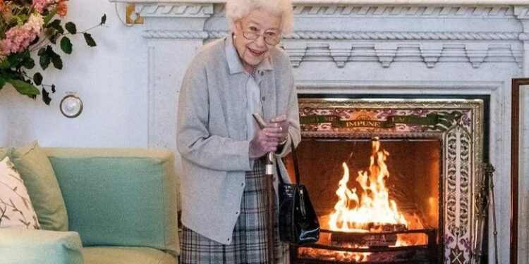 “URA E LONDRES KA RËNË”/ Fjala-kod që do lajmërojë vdekjen e Mbretëreshës Elizabeth dhe operacioni …