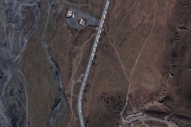 PANIK NË KUFIRIN ME KAZAKISTANIN/ Rreth 100 mijë rusë dynden drejt vendit fqinj per t’iu shmangur rekrutimit në luftë