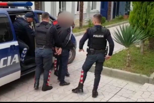 “HERONJTË ME UNIFORMË TË PËRFSHIRË NË KRIME”/ Gjatë verës u arrestuan 24 policë, 105 të tjerë nën hetim