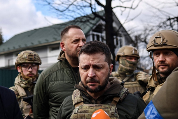 NUK NDALET LUFTA/ Zelenskyy: Ushtarët rusë i vranë viktimat vetëm për argëtim