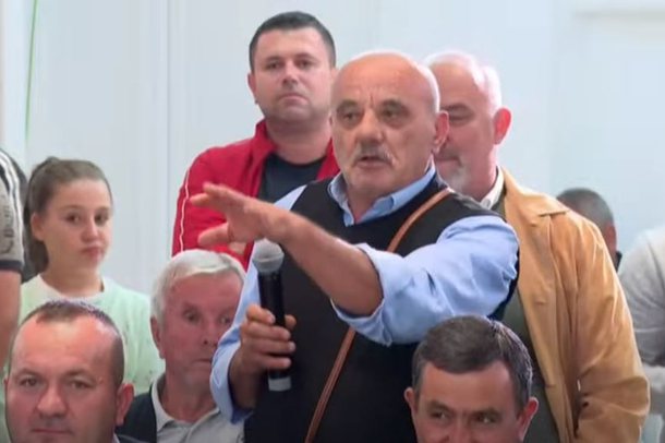 “HAPU VARR”/ Qytetari nuk përmbahet në takimin me Berishën: Kur dëgjoj që të shan Spiropali…
