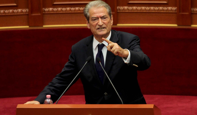 “KINI MËSHIRË PËR SHQIPTARËT”/ Sali Berisha “i lutet” BE-së në Kuvend, akuza Ramës për vjedhje