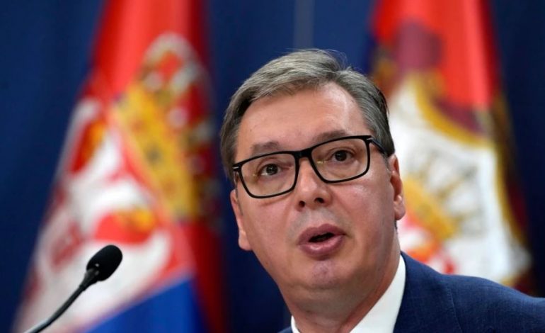 NËNSHKRIMI ME RUSINË/ Vuçiç reagon ndaj kritikave: Serbia po sulmohet për shkak të marrëveshjes burokratike…