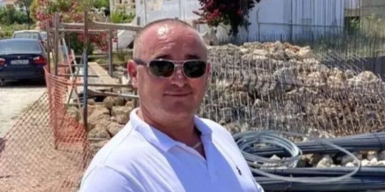 DETAJET E RENDA/ “Njëri e lidhi, tjetri e rrihte”. Si vranë babë e bir biznesmenin shqiptar në Greqi