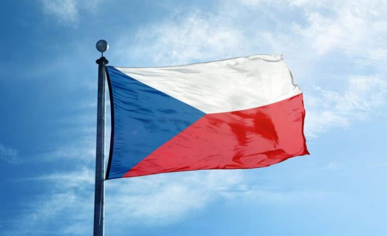 LUFTA NË UKRAINË/ Çekia përfshihet nga demonstratat, 70 mijë qytetarë dalin në sheshe kundër BE-së dhe NATO-s