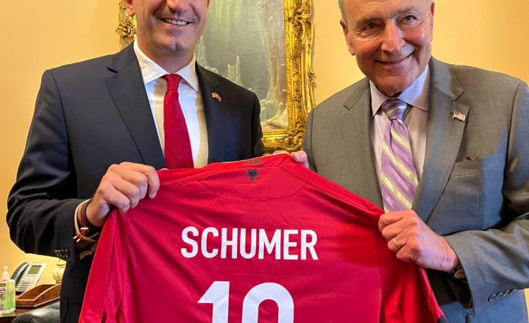 VELIAJ NË CAPITOL HILL/ Takon kreun e shumicës së Senatit Amerikan, Sen Schumer: Krenarë ta kemi mik dhe aleat