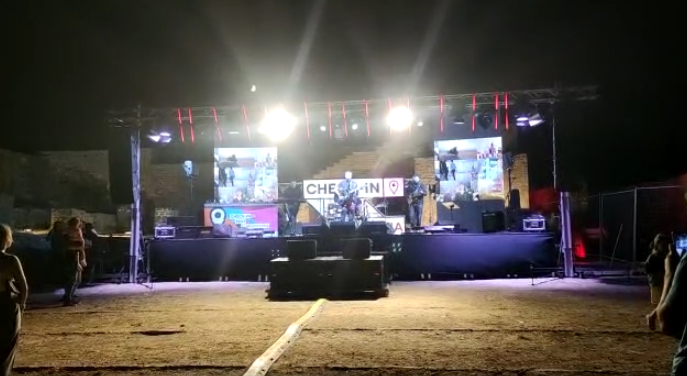 PO RREGULLONTE SKENËN/ Si u plagos inxhinieri grek i një prej grupeve që performoi në “check-in fest” në Gjirokastër