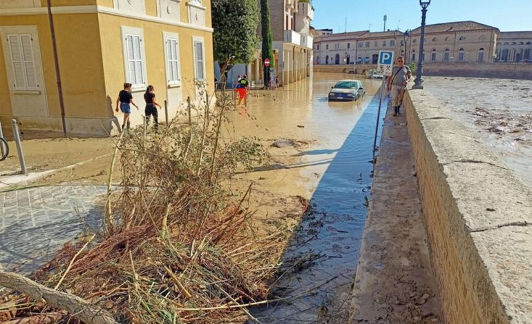 MOTI I KEQ NË ITALI/ 11 të vdekur nga përmbytjet në Marche, ende 2 të zhdukur, një prej tyre fëmijë