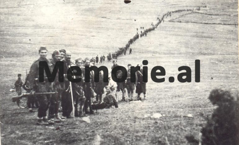 DOSSIER/ Rrëfimi i rrallë dëshmitarit okular nga ‘Masakra e Tivarit’: Kur i pushkatonin rekrutët shqiptarë, ne të Kosovës qanim me dënesë…