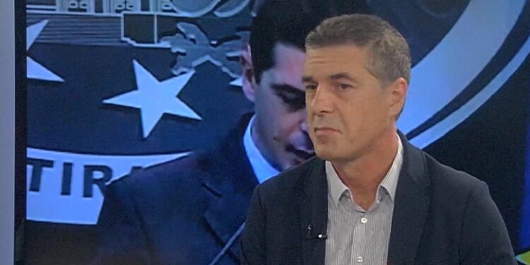 U MOR NË PYETJE NGA SPAK/ Ish-ministri Oketa: Dje ishte hera e parë që u…