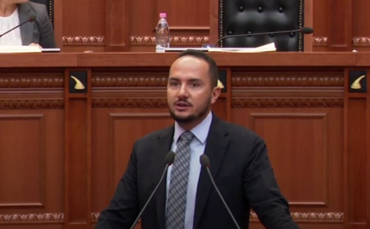 “SHTETI I ÇON PARATË TE KOMPANITË PRIVATE”/ Salianji: Gjoka dhe Albstar 37 mln euro fitim, kanë marrë para nga qeveria