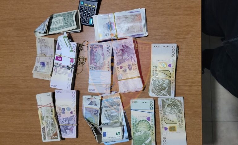 E PËSON KEQ/ Ushtronte paligjshmërisht aktivitetin e këmbimit valutor dhe fshihte të ardhurat, pranga kambistit. Sekuestrohet…