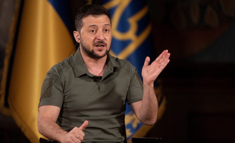 TËRHEQJA E RUSISË NË DISA ZONA/ Zelenskyy: Shumë herët për të thënë se vala e luftës po ndryshon, varet nga…