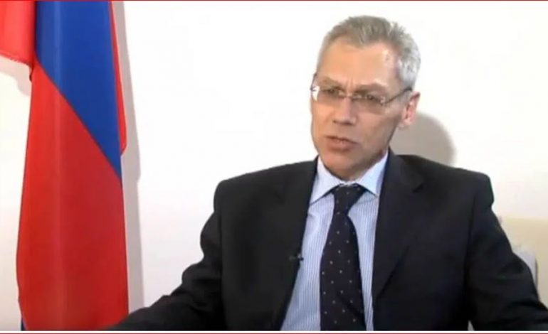 MARRËVESHJA RUSI-SERBI/ Rusët në Beograd i përgjigjen ambasadorit Hill: E trishtueshme të shohësh se sa poshtë ka rënë diplomacia amerikane