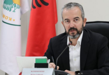 NDRYSHIMI I LIGJIT PËR PARTITË POLITIKE/ Kreu i KQZ-së: Digjitalizimi i raporteve rrit transparencën…
