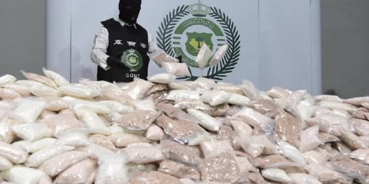 REKORD NË ARABINË SAUDITE/ Kapen 46 milionë pilula droge të fshehura në miell