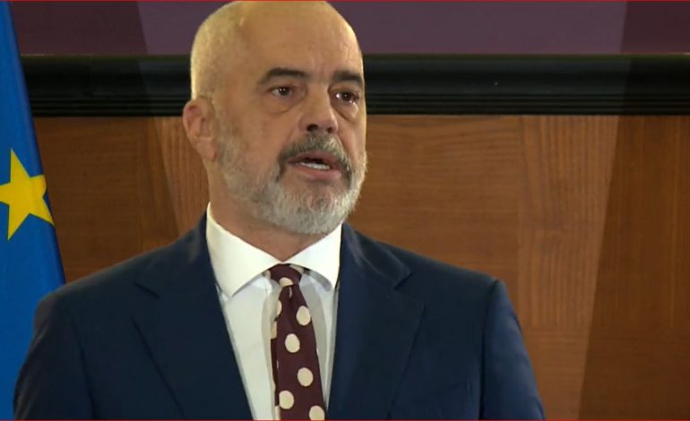 “SYTË UA MBYLL PARAJA”/ Rama heq përgjegjësinë nga vetja, akuza inspektorëve për ndërtimet pa leje: Me satelitët do kemi mundësi…