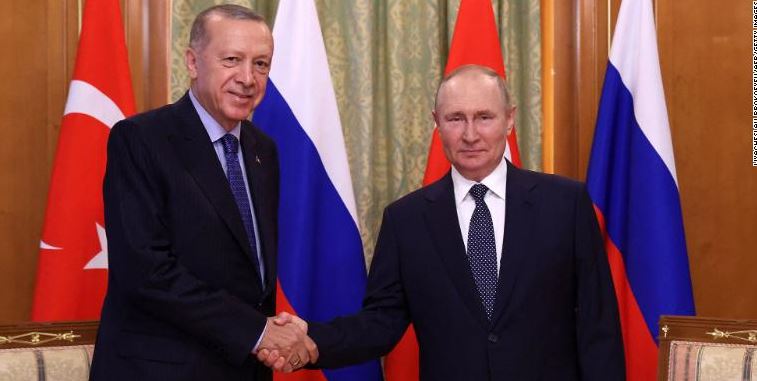 TELEFONATA/ Presidenti turk i kërkon Putinit t’i japë negociatave me Ukrainën një tjetër shans
