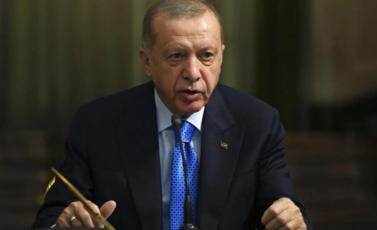 TENSIONET GREQI-TURQI/ Erdogan kundër SHBA: Keni qasje të gabuar politike! Ne na vendosni sanksione, Athinën e mbështesni