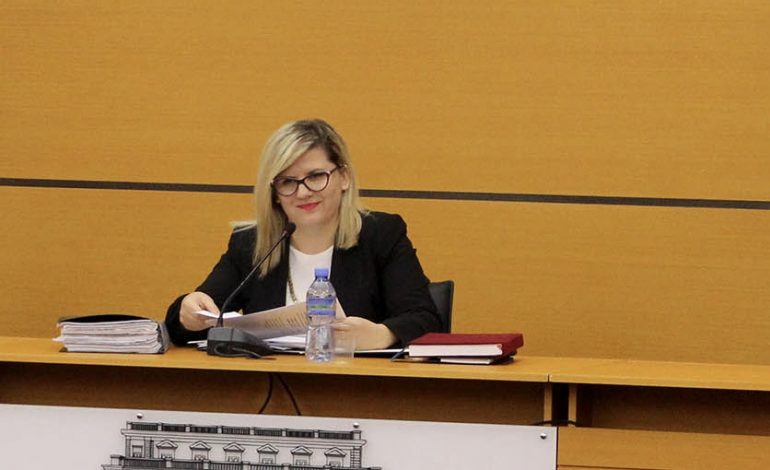 AKUZA PËR FSHEHJE TË PASURISË/ GJKKO shpall të pafajshme Etleda Çiftjan