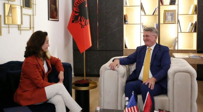 PAS TAKIMIT/ Gjekmarkaj: Me ambasadoren e SHBA diskutuam për sfidat demokratike e betejat opozitare. Aleati ynë strategjik