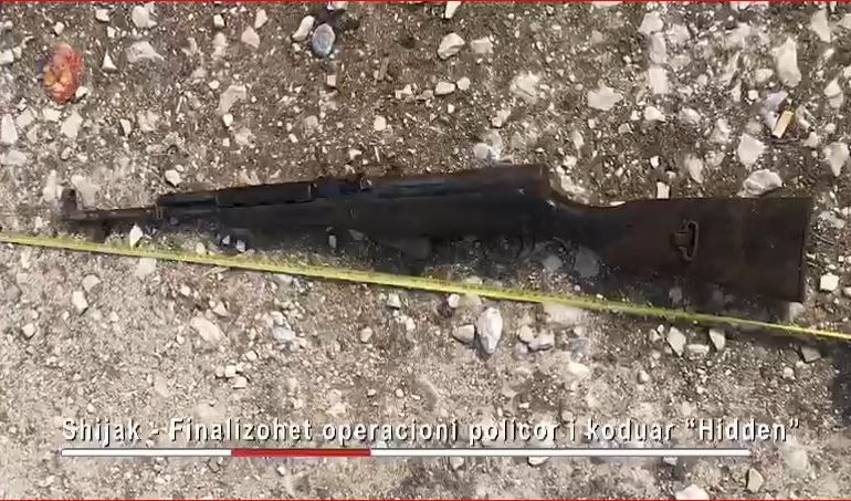 OPERACION BLIC NË SHIJAK/ 45-vjeçari arrestohet pasi i gjendet një armë zjarri dhe arsenal municionesh (VIDEO)