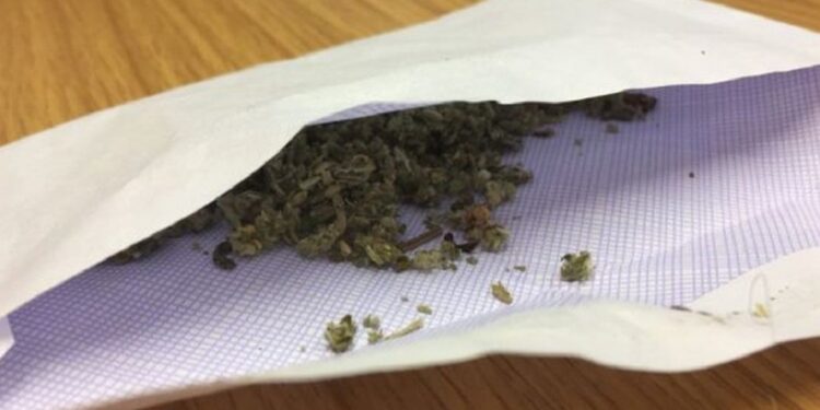 EMRAT/ Kanabis çokollatë me postë nga Belgjika, pranga 2 të rinjve në Durrës