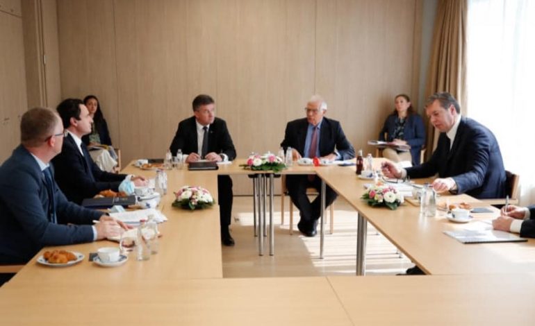 “MARRËVESHJE FINALE PAS 10 VJETËSH”/ Publikohet korniza e re e dialogut Prishtinë-Beograd, ja çfarë përmban dokumenti