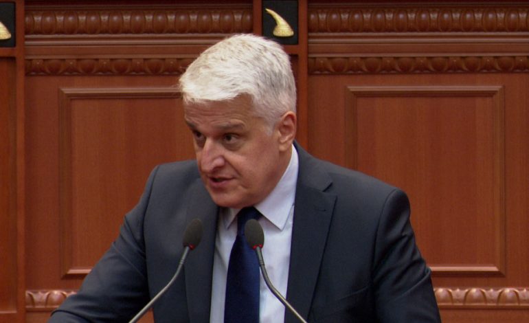 “SHPRESOJ TË MOS JETË DYFAJËSI”/ Majko për votimin e emigrantëve: Mos flisni me llafe, nuk keni kthyer ende përgjigje për aktin e fundit