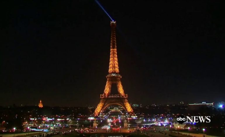 KRIZA ENERGJITIKE NUK KURSEN AS PARISIN/ Kulla e Eifelit rrezikon të mbetet në errësirë pas masave të reja